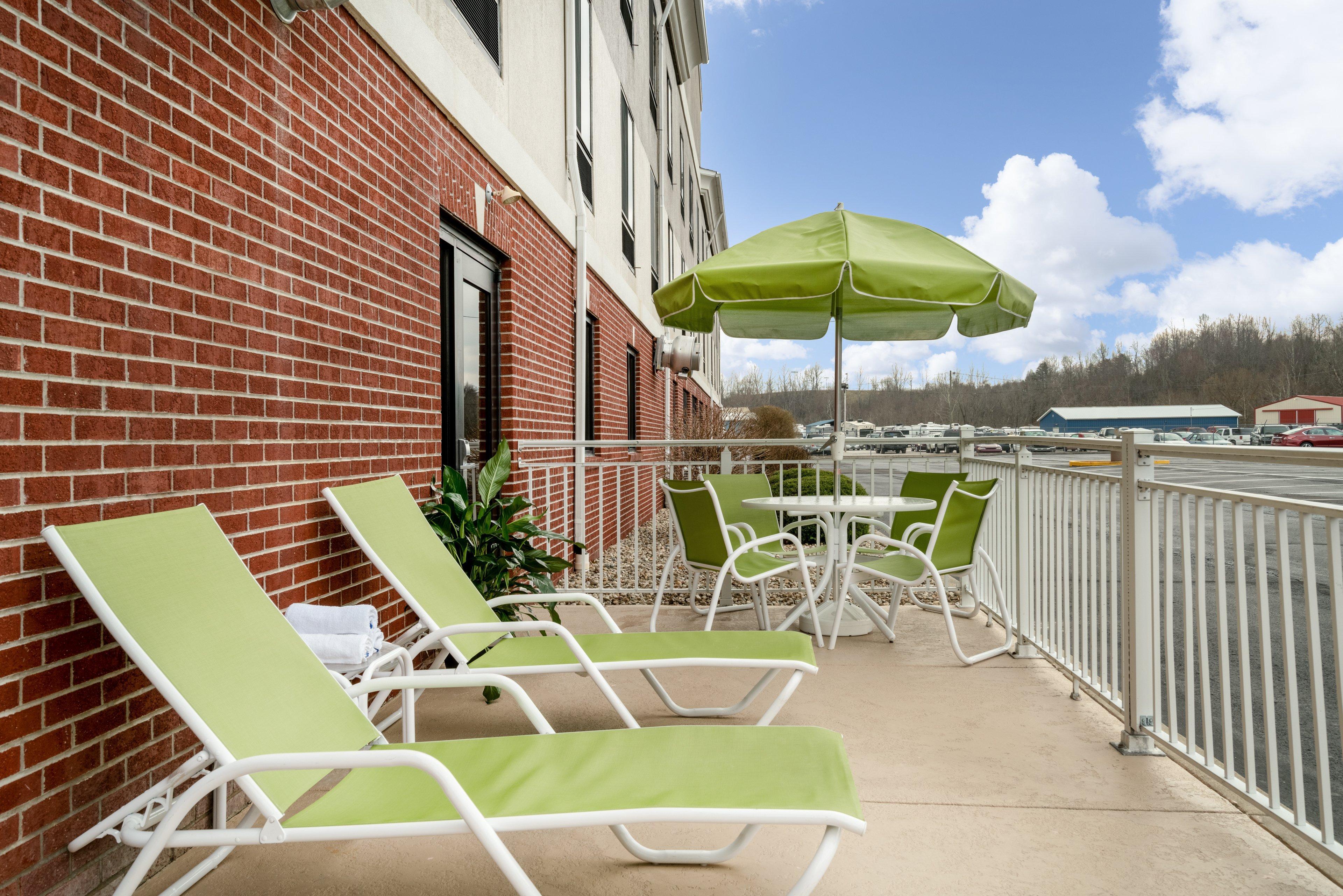 Holiday Inn Express Hotel & Suites Ashland, An Ihg Hotel Exterior foto